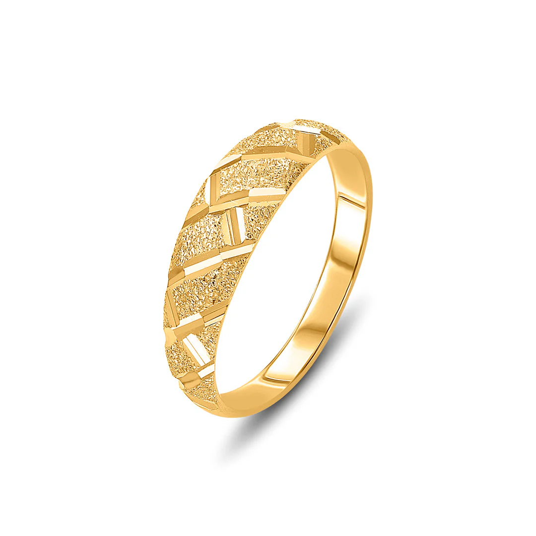 Diagonal Glow Women's Gold Ring - Image 4
