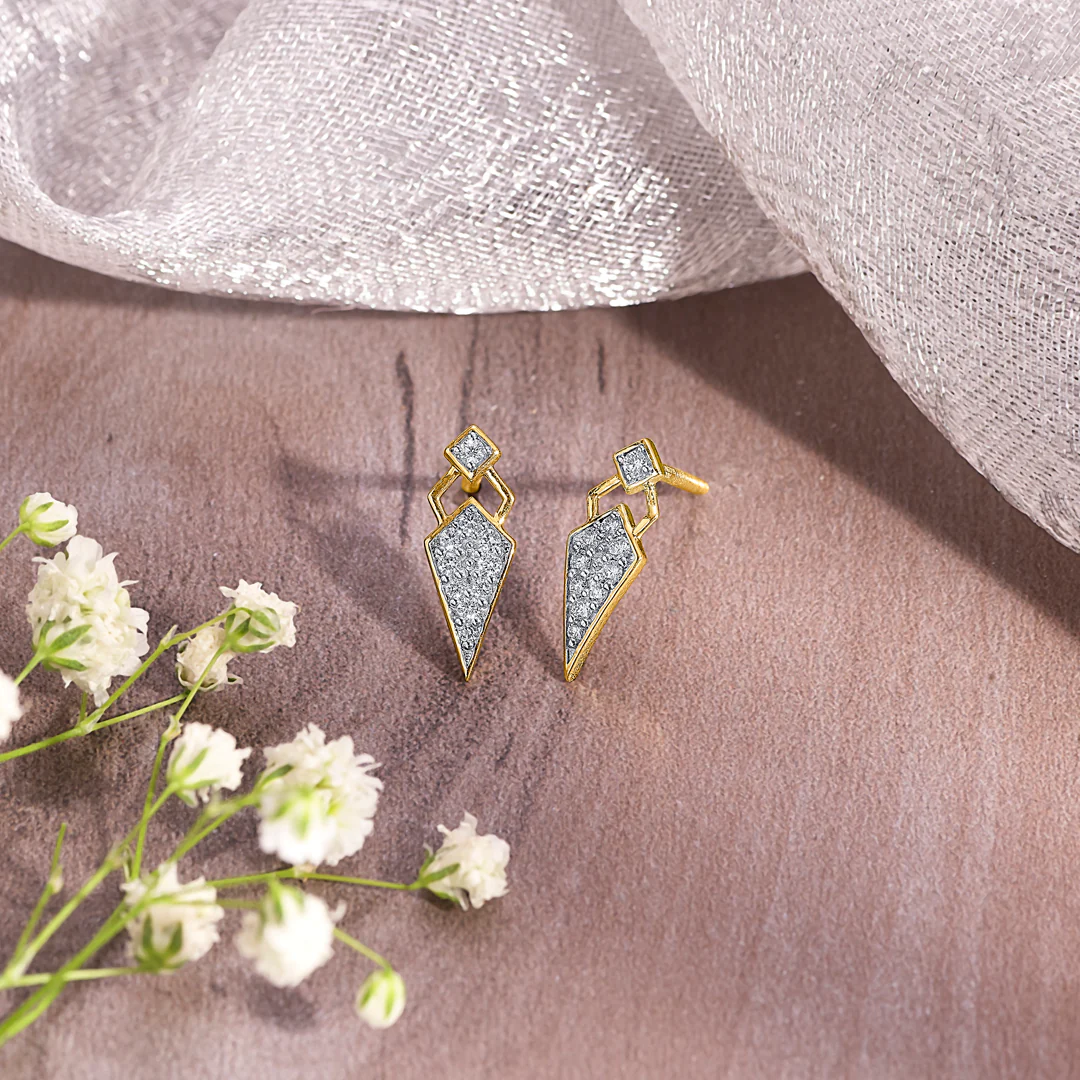 Diamond Dagger Gold & Diamond Stud Earring