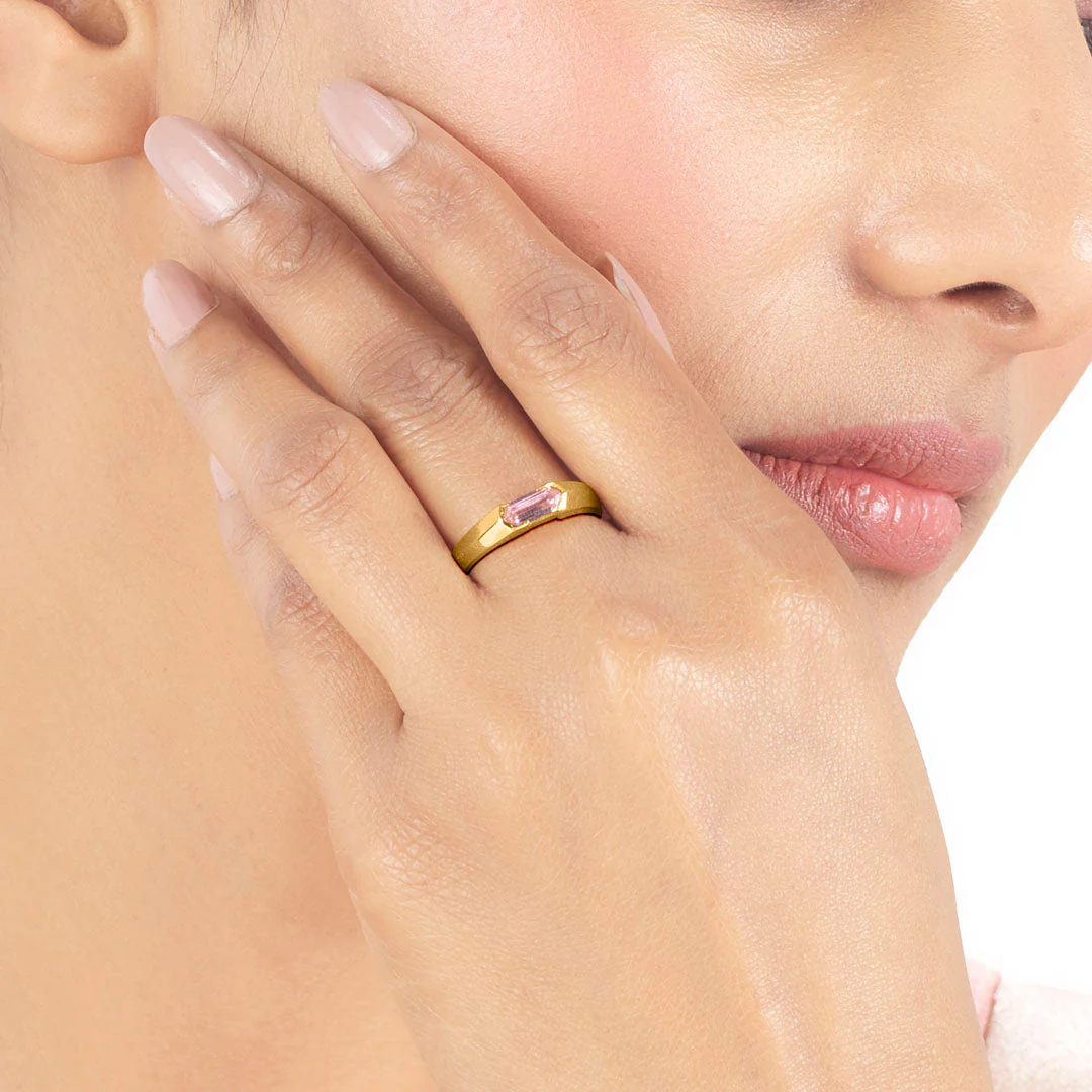 Facet Stone Women's Gold Ring - Image 2