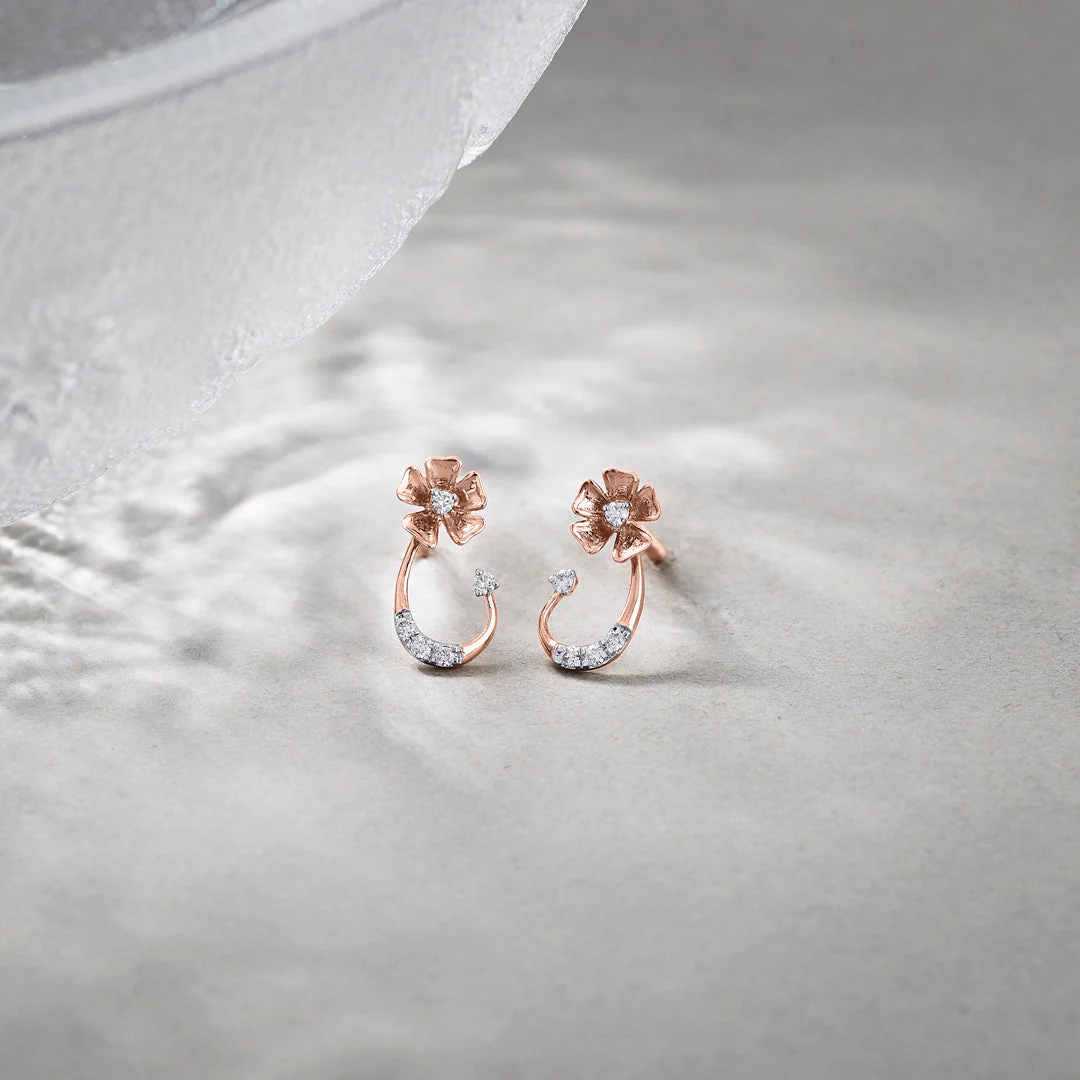 Oval Glint Diamond Stud Earrings