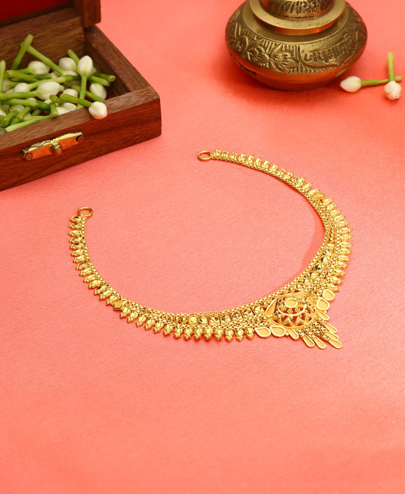 Radiant Kanthi Maal Yellow Gold Traditional Necklace For Women - Image 3