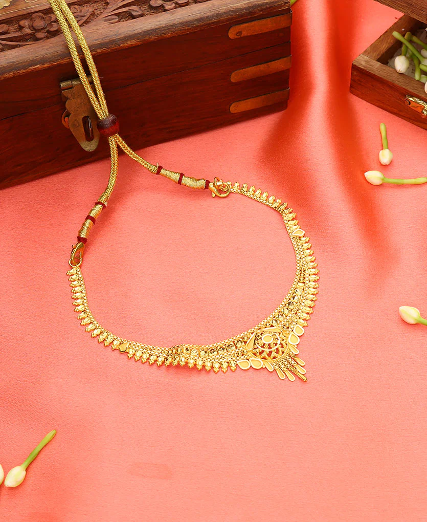 Radiant Kanthi Maal Yellow Gold Traditional Necklace For Women - Image 4