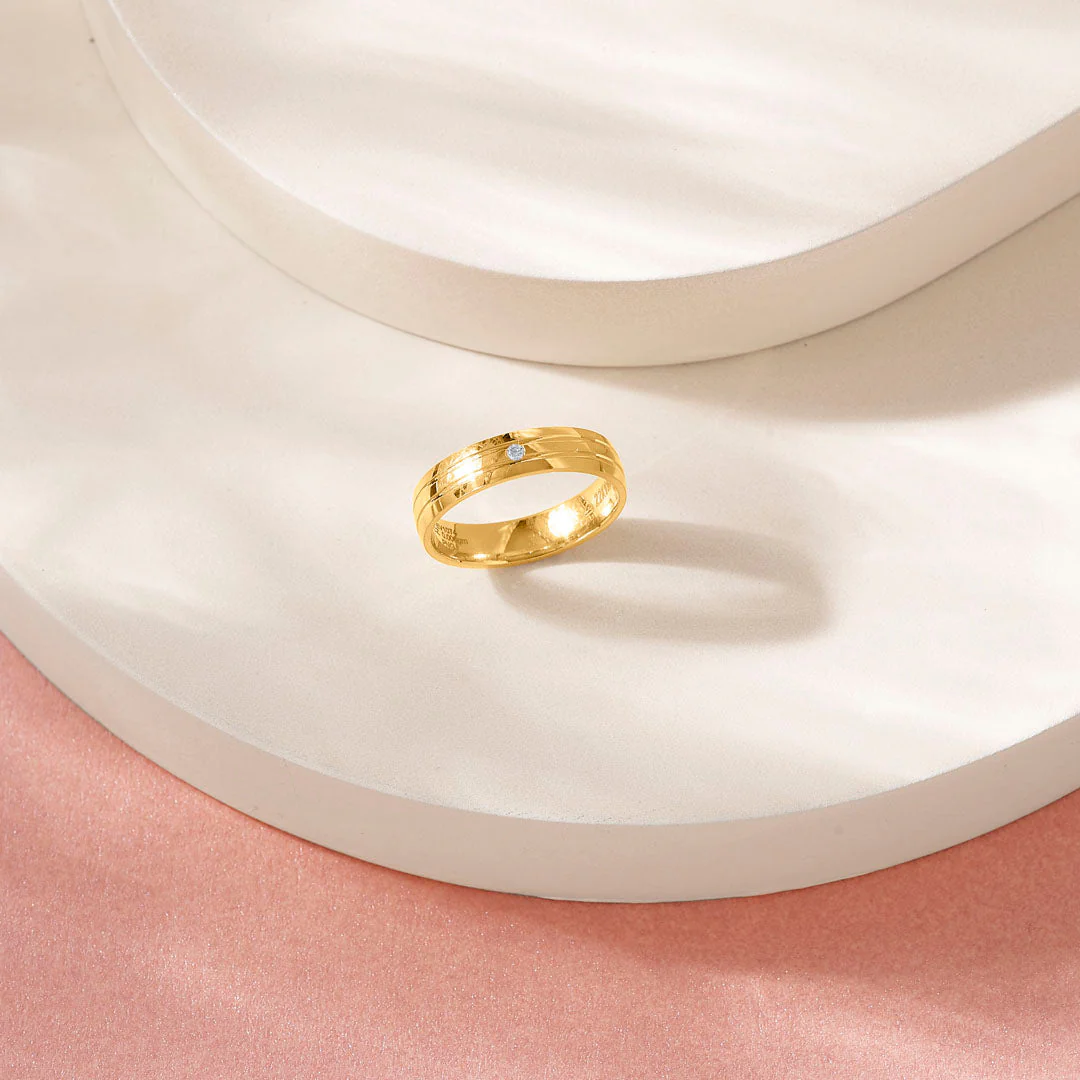 Shine On Women's Gold Ring