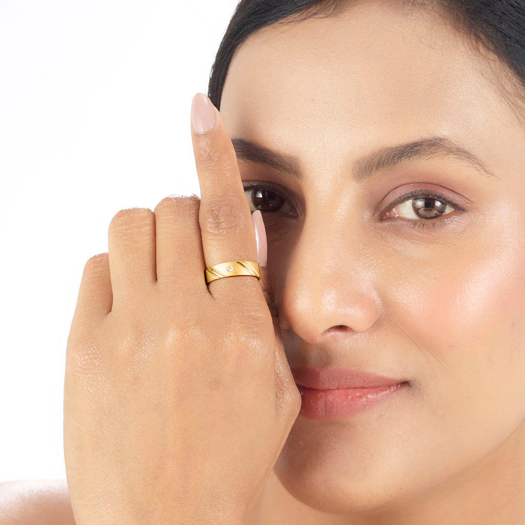 Slant Shine Women's Gold Ring - Image 2