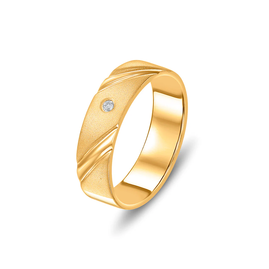 Slant Shine Women's Gold Ring - Image 4