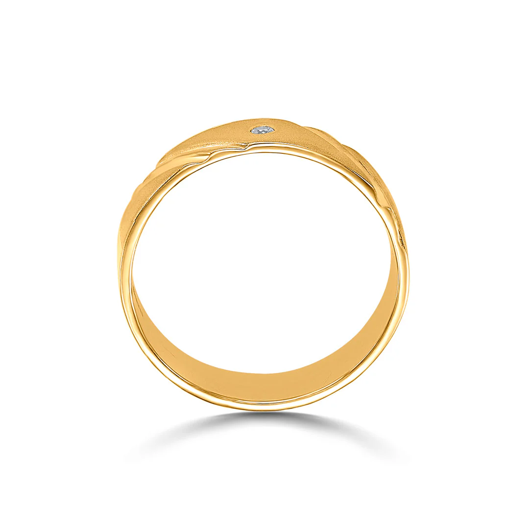 Slant Shine Women's Gold Ring - Image 5